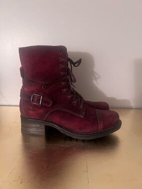Women’s Burgundy Lace-Up Suede Combat Boots